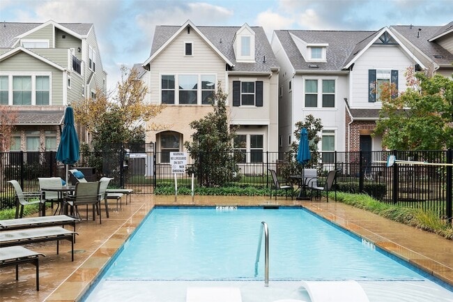 Photo - 1115 Manacor Ln House