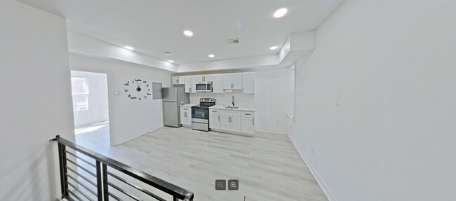 Foto del edificio - 3331 N Howard St