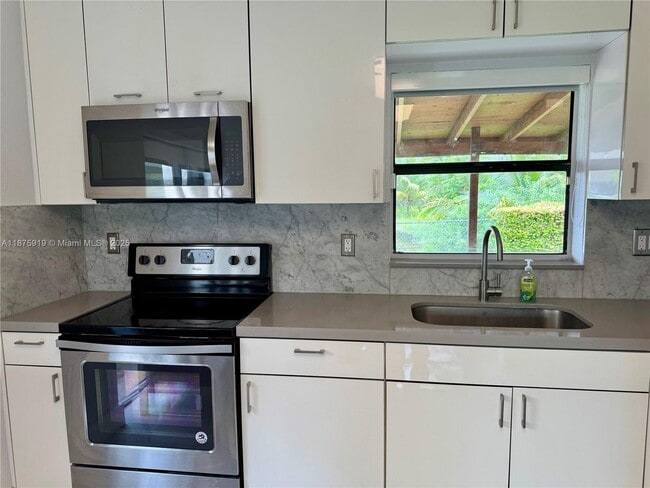 Foto del edificio - 12705 SW 66th St