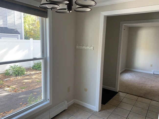 Building Photo - 18 Hemlock Frst Dr