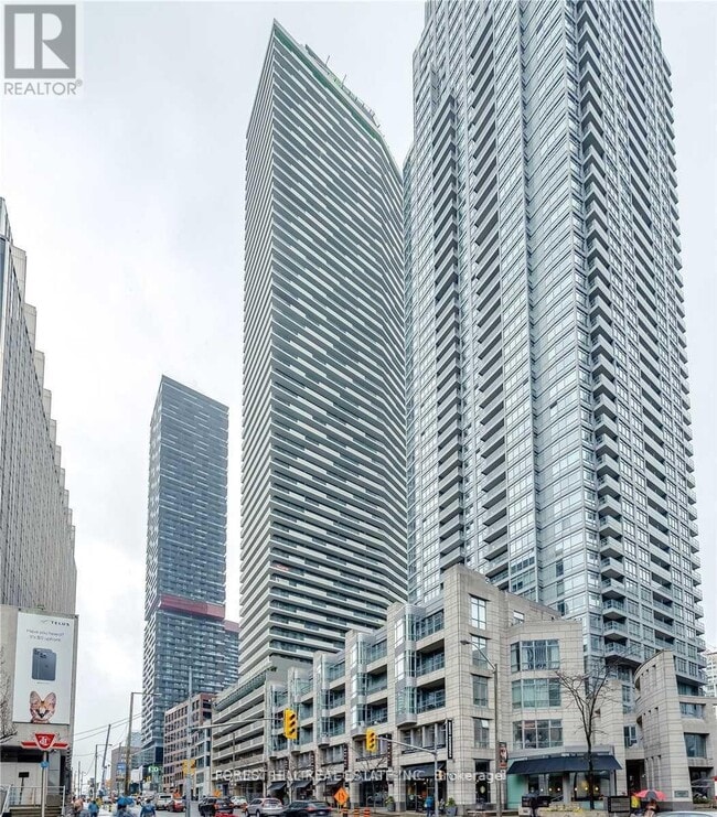 Building Photo - 2221 Yonge St