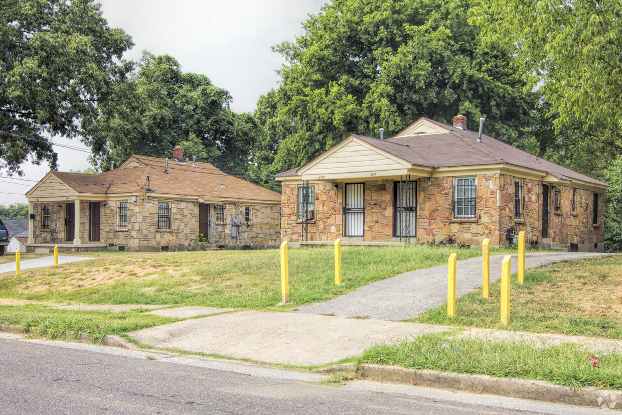 Building Photo - 2309 Warren St