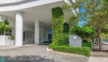 Building Photo - 4250 Biscayne Blvd