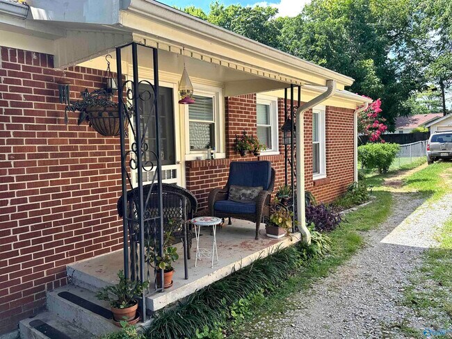 Foto del edificio - 1513 Beirne Ave NE