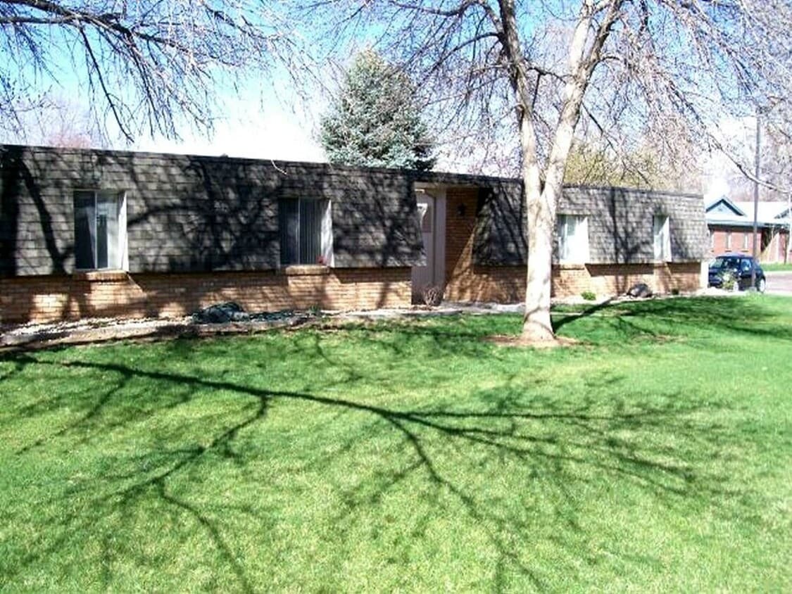 Primary Photo - 2713 Leisure Dr