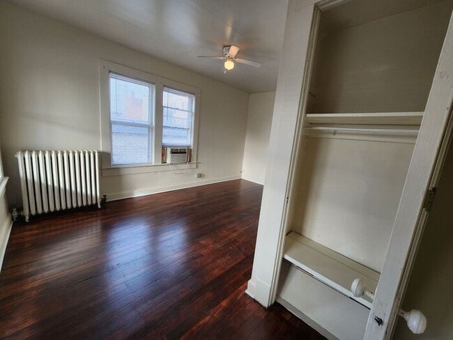 Building Photo - 1 Bedroom Apt Close to Campus - Cats Welcome!!