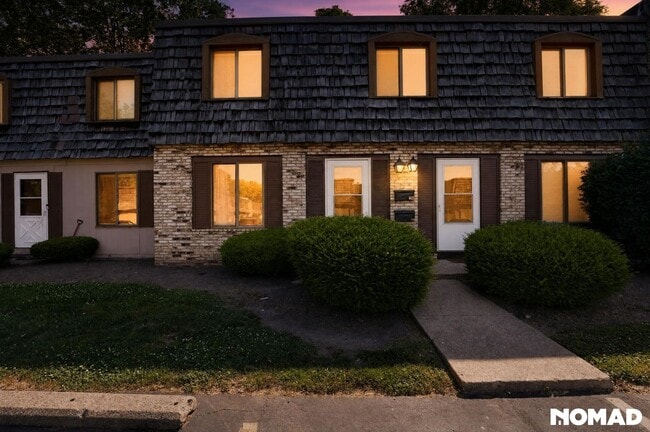 Building Photo - 1651 Mentor Ave