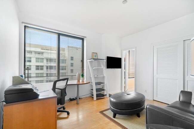 Building Photo - 150 Bradley Pl