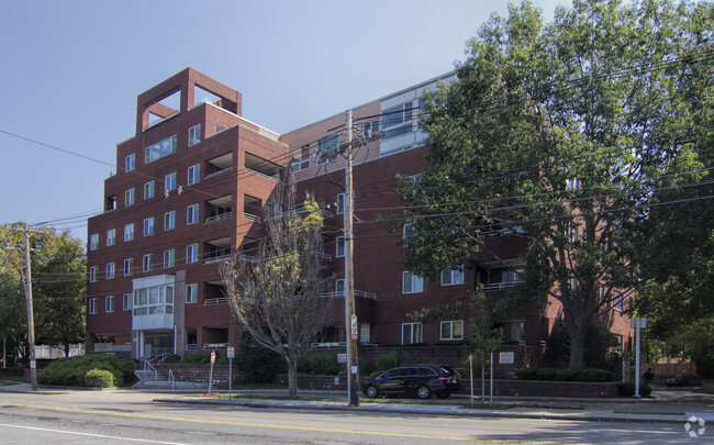 Foto del edificio - Waterbridge Condominium
