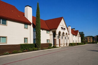 Building Photo - Buena Onda at White Rock