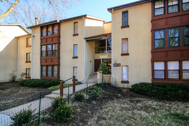 Foto del edificio - 9633 Whiteacre Rd