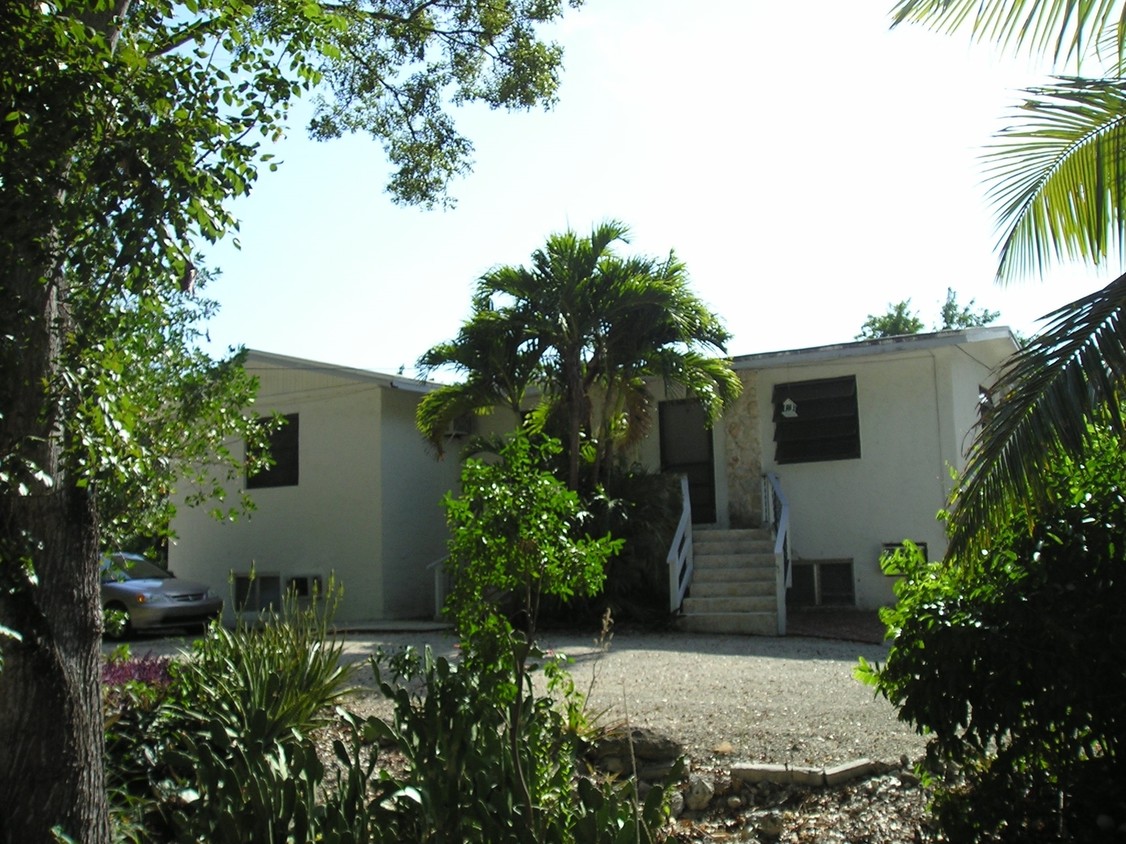 Primary Photo - 7 Sunset Rd