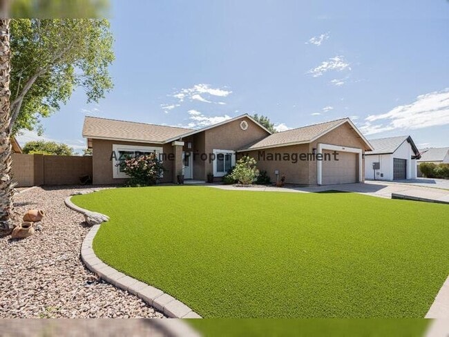 Building Photo - 2041 W Rockwell Dr