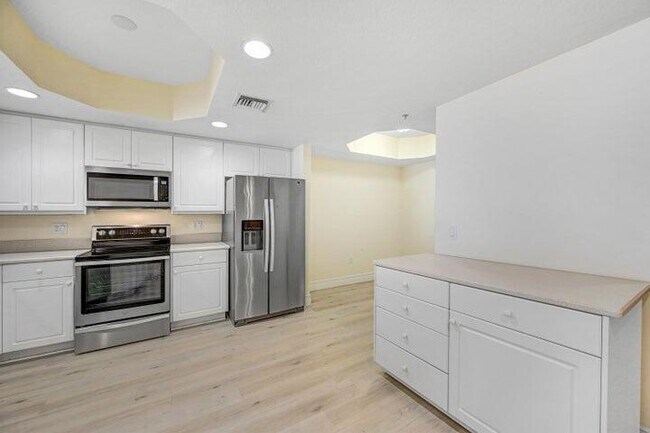 Building Photo - 480 Sail Ln