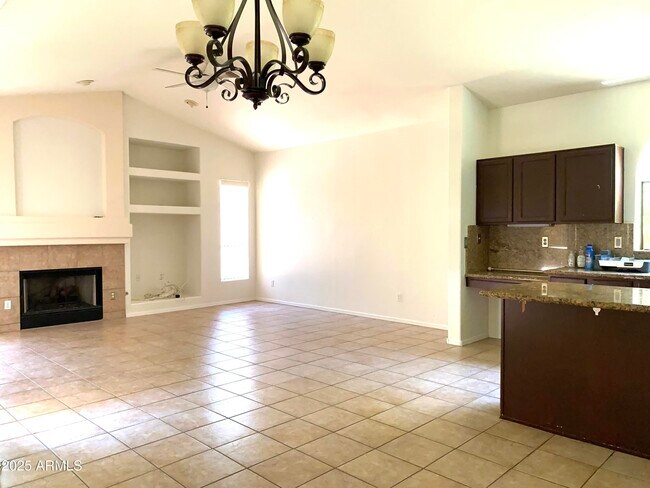 Foto del edificio - 5918 E Woodridge Dr