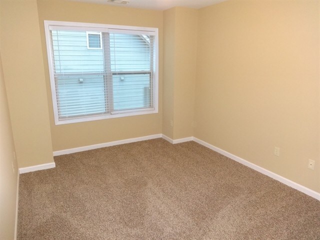 Building Photo - 243 Royal Cres Terrace