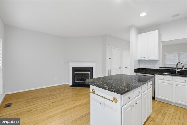 Foto del edificio - 45570 Trestle Terrace