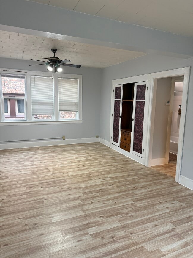 Building Photo - 7425 W Greenfield Ave