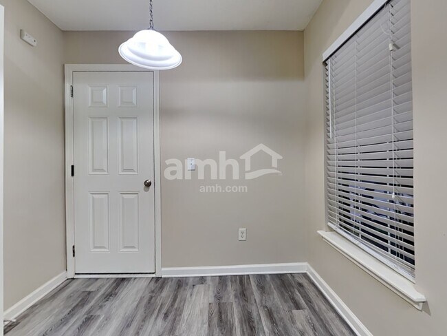 Foto del edificio - 861110 Worthington Dr