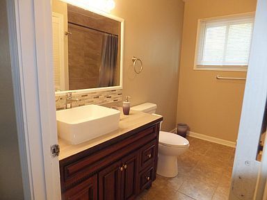 Foto del edificio - 425 Shady Ln