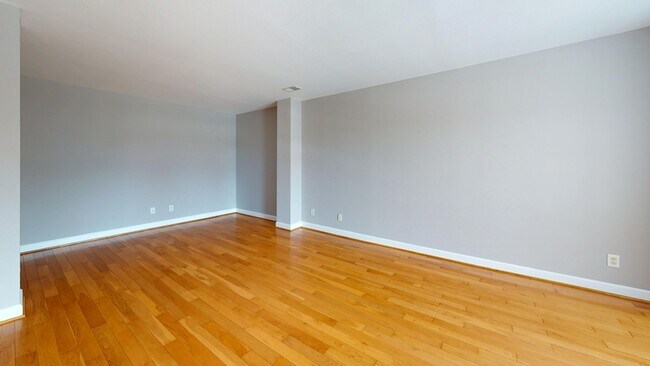 Building Photo - 5630 Pershing Ave