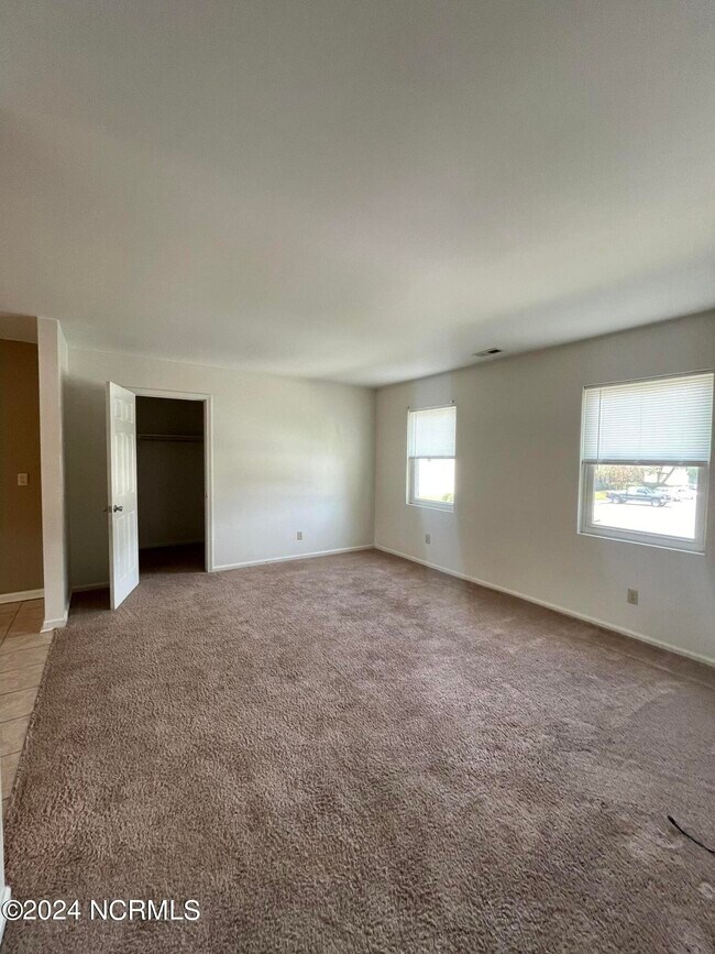 Building Photo - 114 Cordell Cir