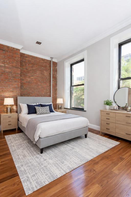 Foto del edificio - 16 E 116th St