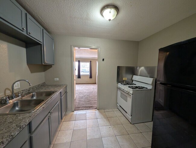 Building Photo - 1537 Uinta St