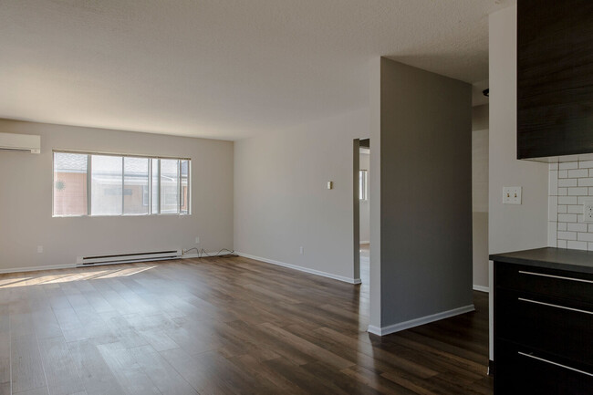 Building Photo - Harold Street Triplex
