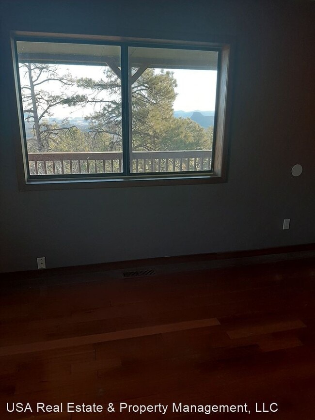 Building Photo - 3 br, 2 bath House - 1145 N. High Point Dr.