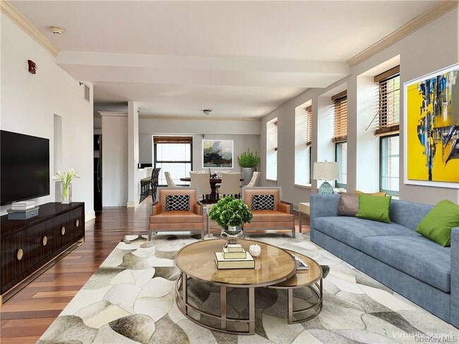 Building Photo - 1 S Astor St