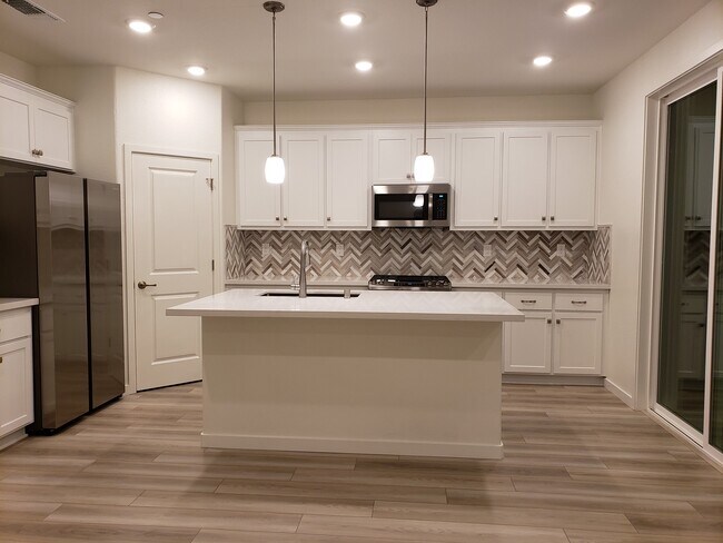 Building Photo - 3433 Cantor Dr