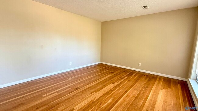 Foto del edificio - 641 Dawson Terrace NW