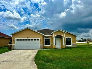 Building Photo - 102 Aurelia Ct