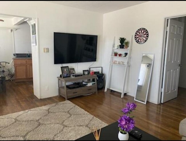 Foto del edificio - 14229 Moorpark St