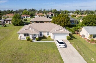 Building Photo - 2700 SW 15th Ave