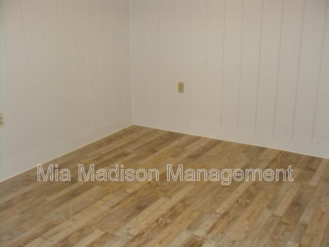 Foto del edificio - 1526 E 37th St