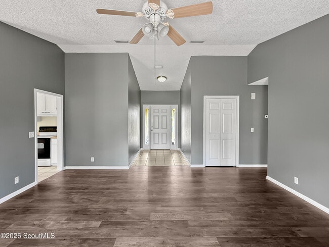 Building Photo - 136 Cherry Point Dr
