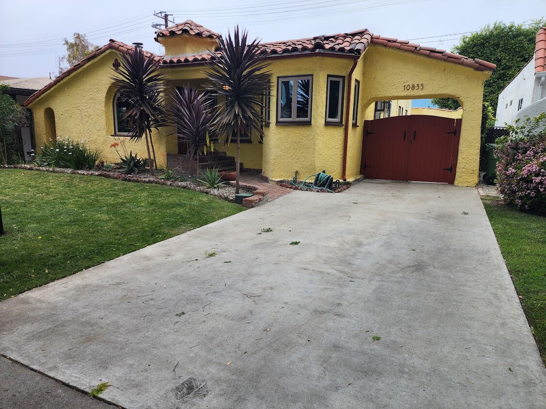 Foto principal - 10835 Oregon Ave