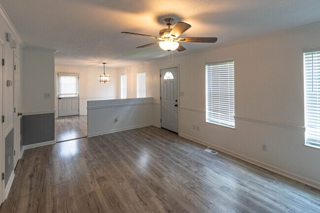 Foto del edificio - Knoxville 37912 - 2 bedroom, 1.5 bathroom ...