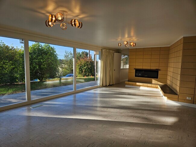 Foto del edificio - 751 Hazel Ave N