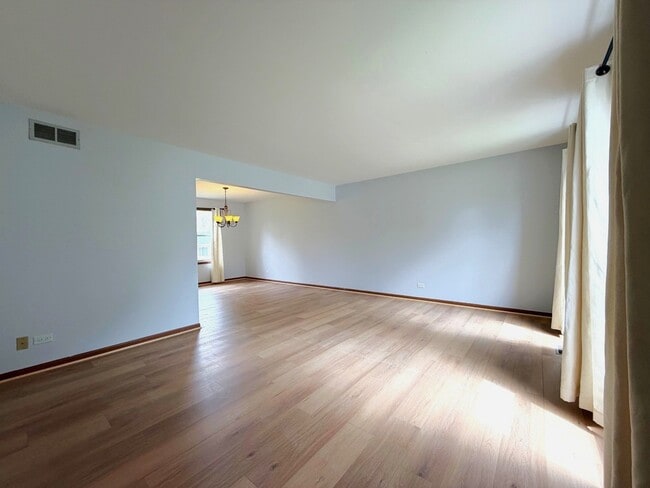 Building Photo - 1724 Hall Pl