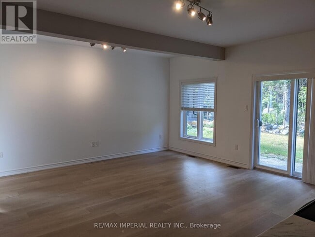 Building Photo - 270B Riverside Dr
