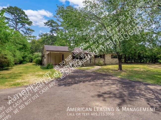 Building Photo - 1301 Spring Lake Dr