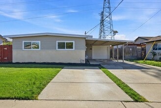 Building Photo - 4498 Ladner St