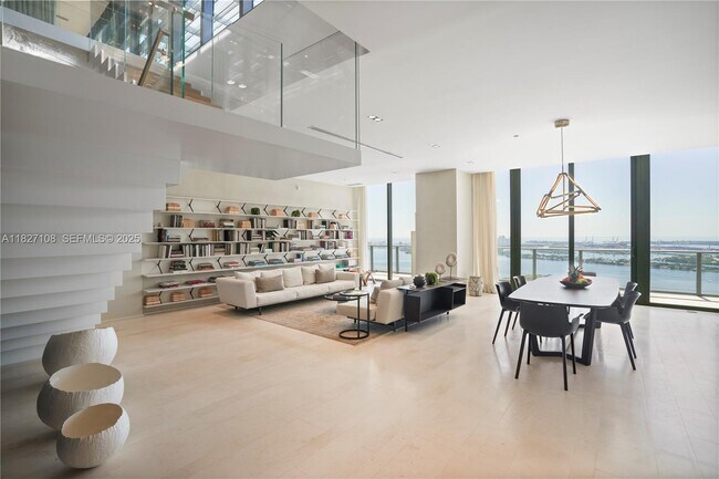 Foto del edificio - 650 NE 32nd St