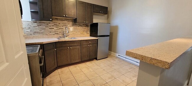 Building Photo - 5138 Ludlow St