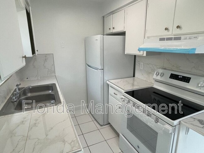 Foto del edificio - 1041 NW 7th Terrace