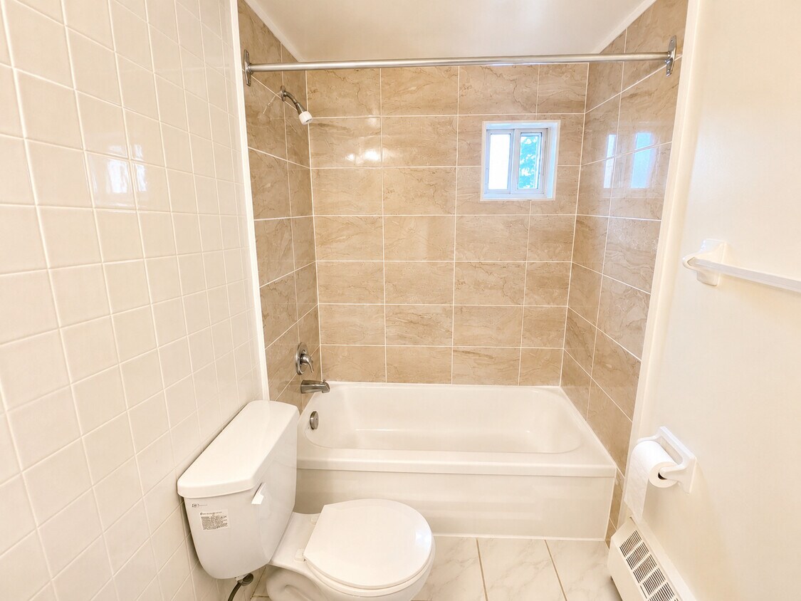 Bathroom - Brookbanks Place