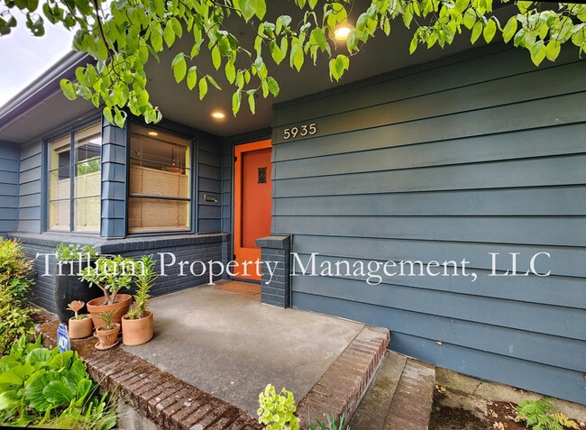 Foto del edificio - 5935 N Concord Ave
